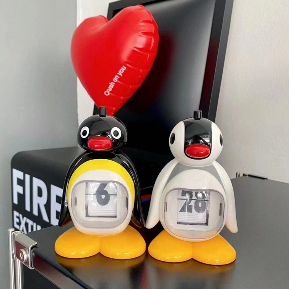 Office Tech Gadgets - Kalender Ornamen Desktop Penguin Menekan Kalender